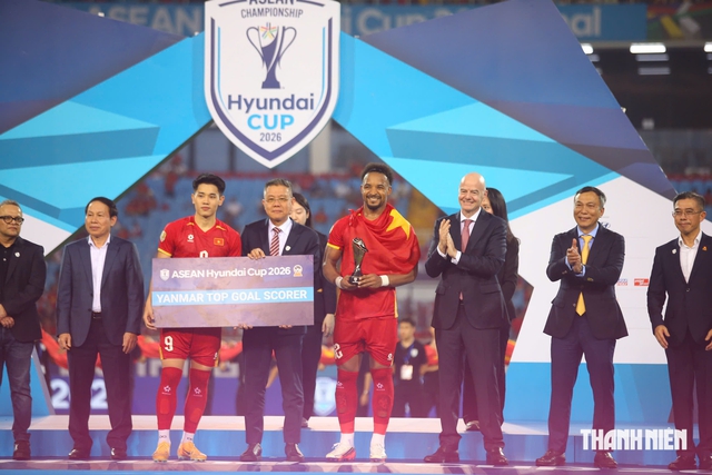 Cảm xúc đặc biệt của Chủ tịch FIFA sau cuộc gặp Chủ tịch nước, Tổng Bí thư Tô Lâm- Ảnh 3.