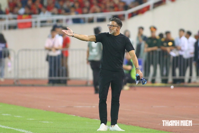 H&ograve;a h&uacute; v&iacute;a Th&aacute;i Lan, Việt Nam vẫn l&agrave;m n&ecirc;n lịch sử: Bảo vệ th&agrave;nh c&ocirc;ng chức v&ocirc; địch ASEAN Cup- Ảnh 6.