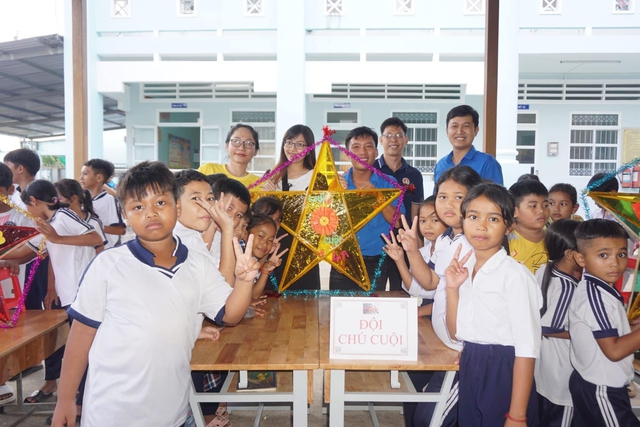 Lồng đèn thắp sáng ước mơ - Ảnh 11.