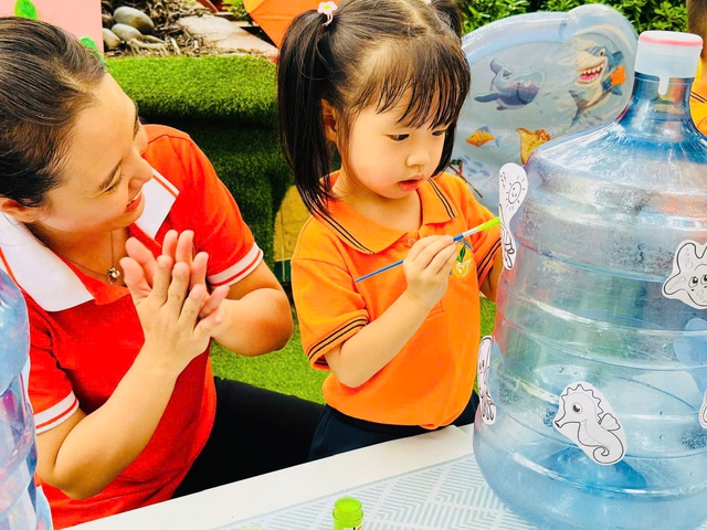 Chương trình thí điểm mầm non: Không dạy nhiều hơn mà tổ chức hoạt động tốt hơn - Ảnh 3.
