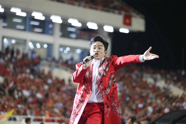 Tùng Dương khuấy động sân Mỹ Đình ở trận chung kết ASEAN Cup 2026 - Ảnh 3.