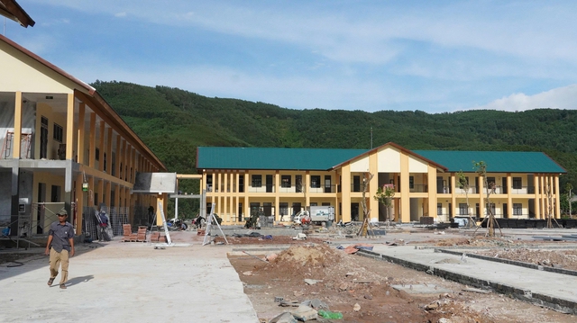 Quảng Trị tăng tốc hoàn thiện trường lớp trước năm học mới - Ảnh 3.