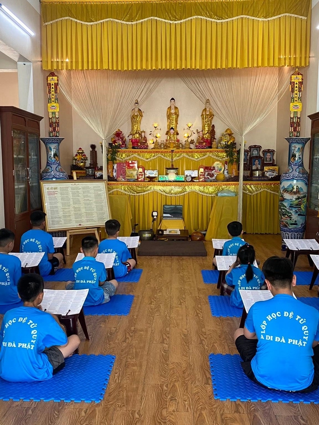 Những nồi cháo 0 đồng và hành trình của hàng trăm người khoác áo từ bi - Ảnh 12.