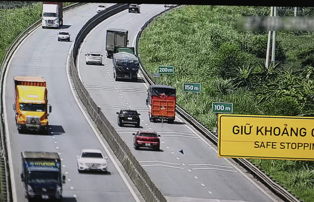 CSGT xử phạt lỗi không giữ khoảng cách an toàn ở những đoạn nào?- Ảnh 1.