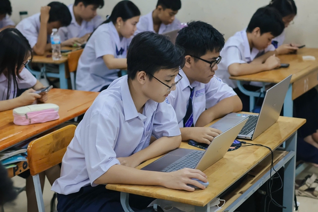 TP.HCM chuẩn bị cho học sinh thi tốt nghiệp THPT trên máy tính - Ảnh 3.