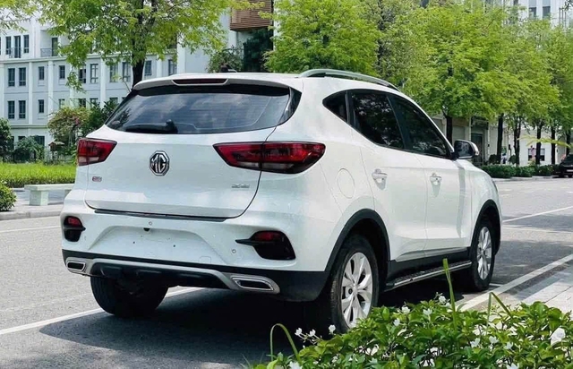 Giá xe lại giảm sốc: SUV đô thị MG ZS chỉ còn 378 triệu tại đại lý - Ảnh 2.