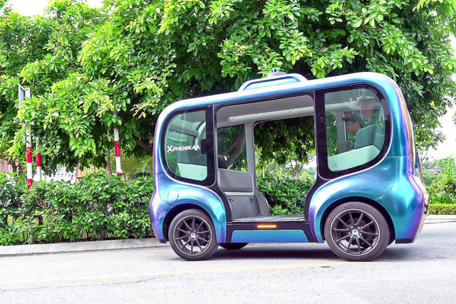 H&agrave; Nội thử nghiệm xe bu&yacute;t tự h&agrave;nh, robot giao h&agrave;ng, taxi tự l&aacute;i- Ảnh 1.