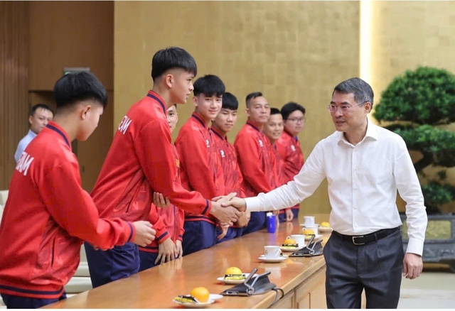 Thủ tướng Lê Minh Hưng gửi thư chúc mừng đội tuyển Việt Nam đã ‘cống hiến mãnh liệt vì Tổ quốc’ - Ảnh 3.