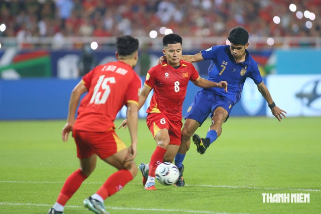 Việt Nam sắp đấu FIFA ASEAN Cup, đàm phán bản quyền lâm vào ngõ cụt: Giá quá ‘chát’, khán giả thiệt- Ảnh 2.