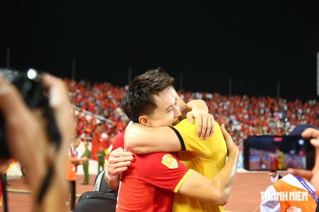 Việt Nam sắp đấu FIFA ASEAN Cup, đàm phán bản quyền lâm vào ngõ cụt: Giá quá ‘chát’, khán giả thiệt- Ảnh 1.