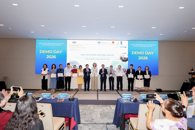 Quỹ Coca-Cola Foundation v&agrave; UNDP hỗ trợ 11 dự &aacute;n đổi mới s&aacute;ng tạo mảng nhựa - Ảnh 1.