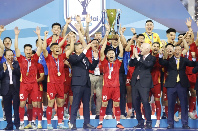 AFF tăng tiền thưởng, đội tuyển Việt Nam nhận tổng cộng bao nhiêu sau chức vô địch: Gần 40 tỉ đồng- Ảnh 2.
