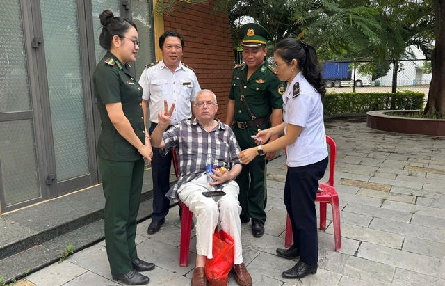 Du kh&aacute;ch Mỹ ng&atilde; quỵ khi nhập cảnh, bất ngờ với mong muốn sau khi qua đời - Ảnh 3.