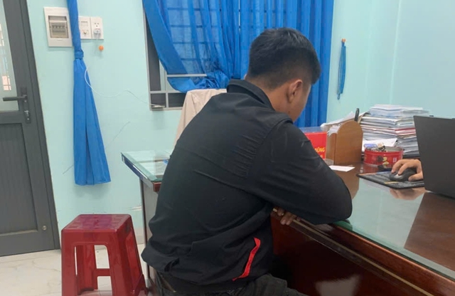 Người đ&agrave;n &ocirc;ng đến c&ocirc;ng an tr&igrave;nh b&aacute;o, dựng chuyện bị cướp tiền- Ảnh 1.