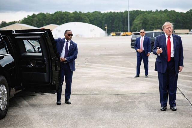 Secret Service spokesperson is put on leave amid investigation - Ảnh 1.