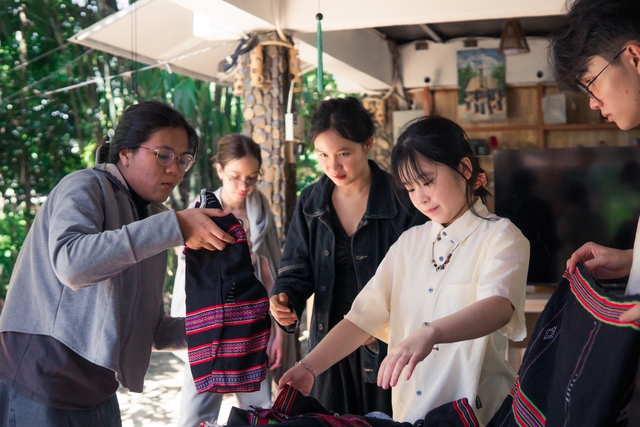 Người trẻ phố thị giữ hồn đại ng&agrave;n: Tinh thần Cơ Tu-Gether trong 'ng&ocirc;i nh&agrave; số'- Ảnh 4.