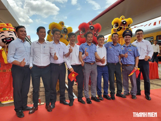 C&oacute; g&igrave; đặc biệt tr&ecirc;n đo&agrave;n t&agrave;u du lịch Phong Nha - cố đ&ocirc; Huế?- Ảnh 3.