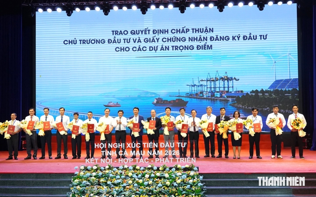 C&agrave; Mau trao quyết định, chứng nhận cho 19 dự &aacute;n hơn 40.000 tỉ đồng  - Ảnh 2.