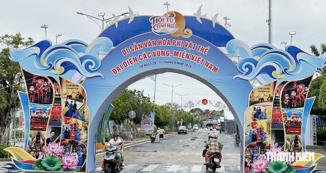 Cà Mau khai hội, khinh khí cầu rực trời cực Nam- Ảnh 3.