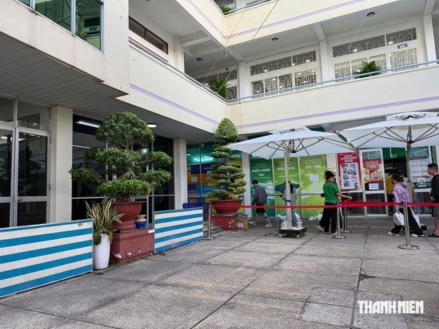Trống vắng chiều nay, hết cảnh 'săn sách giáo khoa như săn sale' - Ảnh 3.