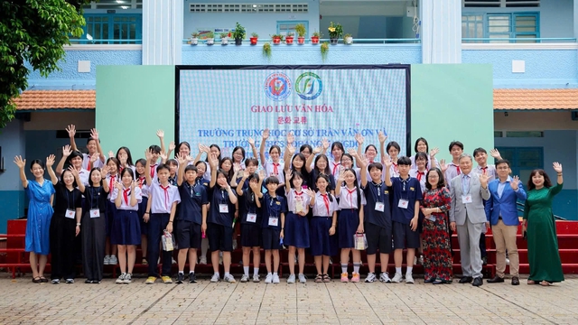 Một phường phấn đấu đến năm 2030 có ít nhất 70% trường đạt chuẩn quốc gia - Ảnh 2.
