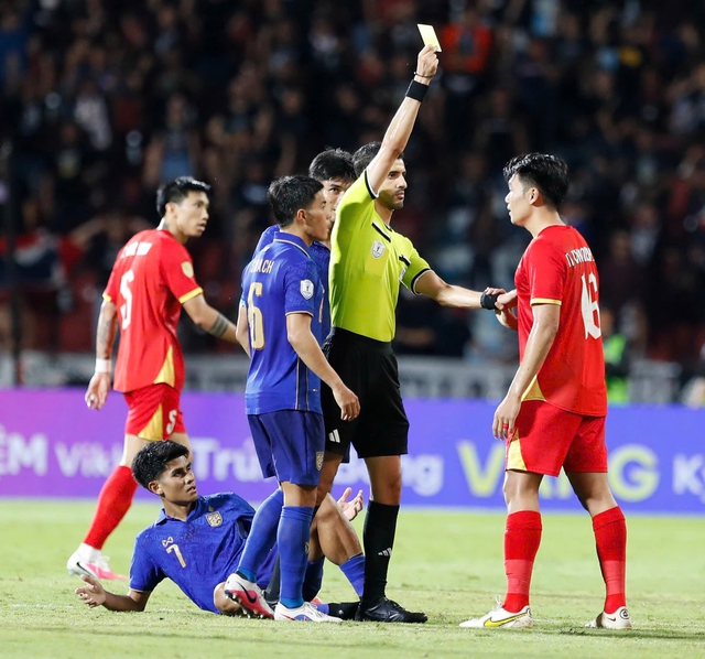 Đội tuyển Việt Nam bị phạt vì 5 thẻ vàng ở ASEAN Cup, ai sẽ chi trả?- Ảnh 1.