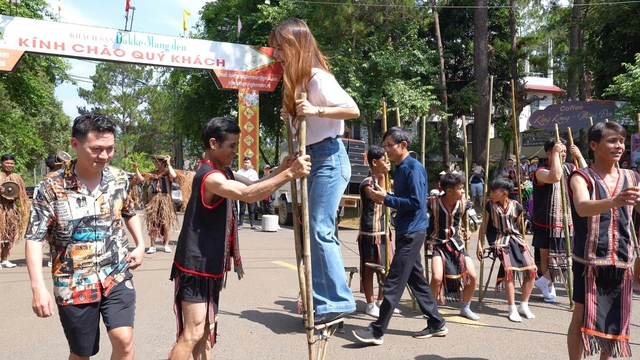 Thời tiết Măng Đen mát mẻ, các khu lưu trú kín phòng dịp lễ 2.9- Ảnh 3.