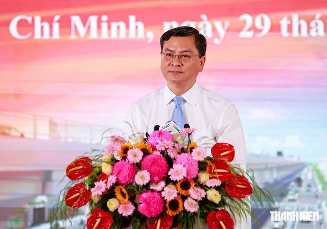 TP.HCM khởi công loạt dự án lớn sáng 29.8: Tháo gỡ điểm nghẽn lưu thông
- Ảnh 1.