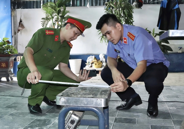 Bị khởi tố vì sản xuất hàng trăm kg bánh cuốn chứa hàn the - Ảnh 2.