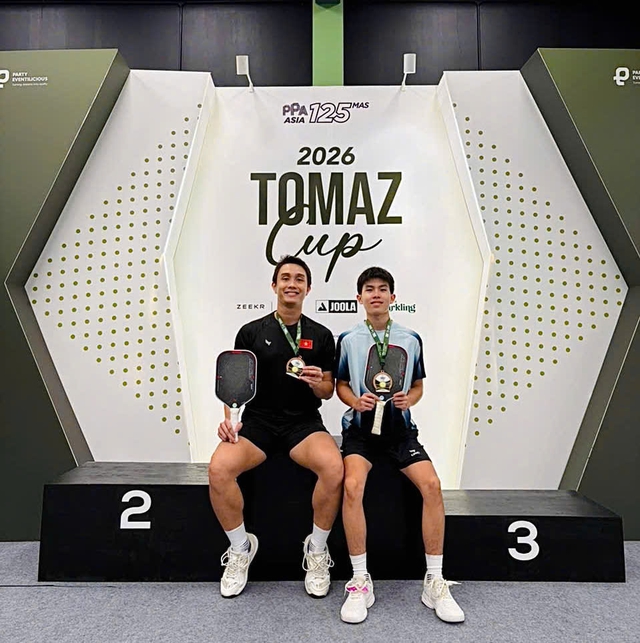 Minh Tít và Robert Huy lần đầu giành huy chương PPA Tour Pro nhờ 'bảo kiếm' mới
- Ảnh 1.