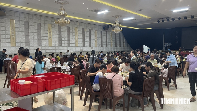 Chuyện ở Phú Quốc: Người nghèo vẫn có thể ăn nhà hàng suốt tháng 7 âm lịch - Ảnh 1.