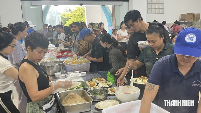 Chuyện ở Phú Quốc: Người nghèo vẫn có thể ăn nhà hàng suốt tháng 7 âm lịch - Ảnh 3.