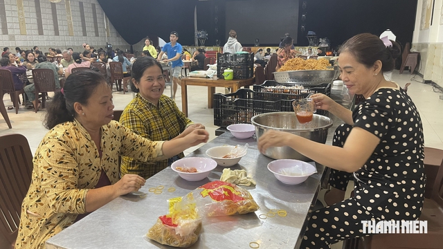 Chuyện ở Phú Quốc: Người nghèo vẫn có thể ăn nhà hàng suốt tháng 7 âm lịch - Ảnh 4.