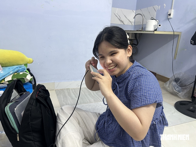 Ngưỡng mộ cô gái khiếm thị ở trọ một mình ở TP.HCM, học năm 3 đại học- Ảnh 1.