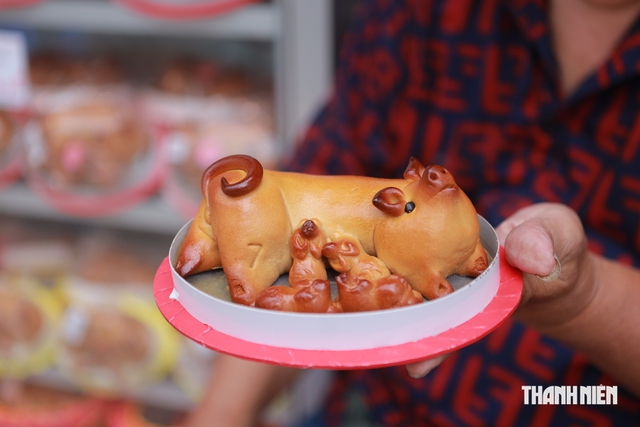 20 năm bán bánh trung thu hình con heo, ông chủ 'lo không ai nối nghề' - Ảnh 3.