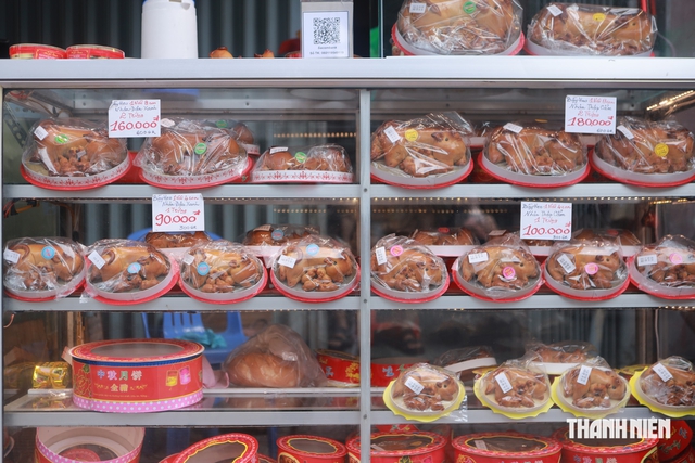20 năm bán bánh trung thu hình con heo, ông chủ 'lo không ai nối nghề' - Ảnh 6.