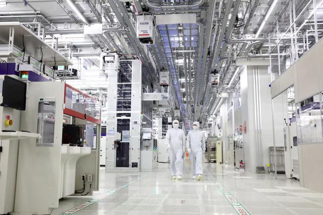 Samsung tăng công suất sản xuất DRAM để ngăn Apple dùng linh kiện Trung Quốc - Ảnh 1.