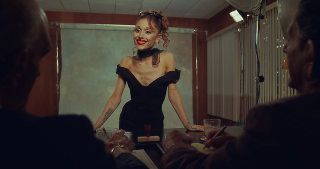 Ariana Grande ngừng hoạt động sau hình ảnh gầy trơ xương - Ảnh 1.