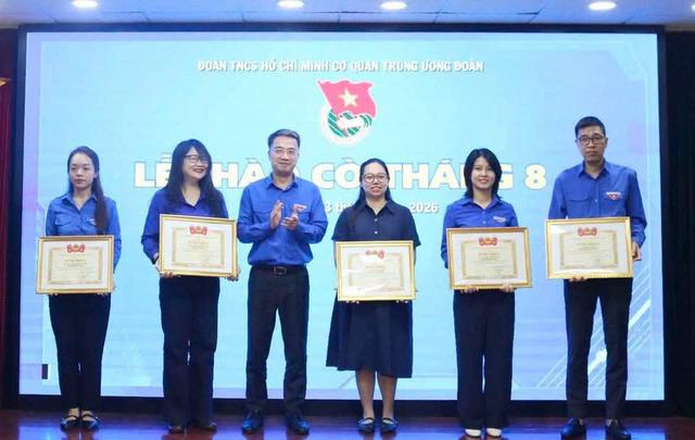 Trung ương Đoàn điều động, bổ nhiệm 3 công chức giữ chức vụ lãnh đạo, quản lý- Ảnh 2.