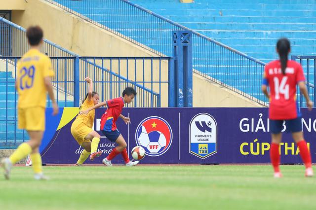 CLB TP.HCM I thắng H&agrave; Nội trận &lsquo;si&ecirc;u kinh điển&rsquo;, v&igrave; sao giải nữ VĐQG tạm nghỉ?- Ảnh 3.