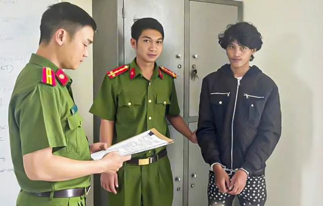 Khởi tố nam thanh niên dùng dao giải quyết mâu thuẫn khiến nạn nhân tử vong - Ảnh 1.