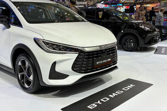 BYD M6 bản hybrid cắm sạc vừa tr&igrave;nh l&agrave;ng Đ&ocirc;ng Nam &Aacute; đ&atilde; b&aacute;n gần 4.000 xe - Ảnh 3.