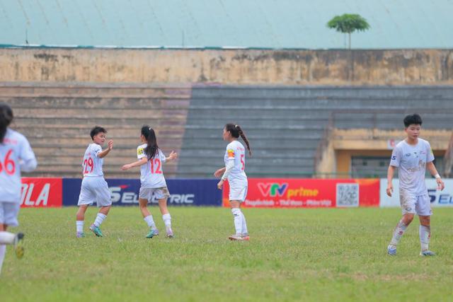 CLB TP.HCM I thắng H&agrave; Nội trận &lsquo;si&ecirc;u kinh điển&rsquo;, v&igrave; sao giải nữ VĐQG tạm nghỉ?- Ảnh 4.