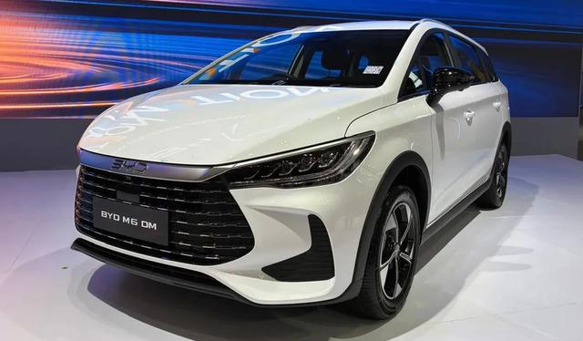 BYD M6 bản hybrid cắm sạc vừa tr&igrave;nh l&agrave;ng Đ&ocirc;ng Nam &Aacute; đ&atilde; b&aacute;n gần 4.000 xe - Ảnh 1.