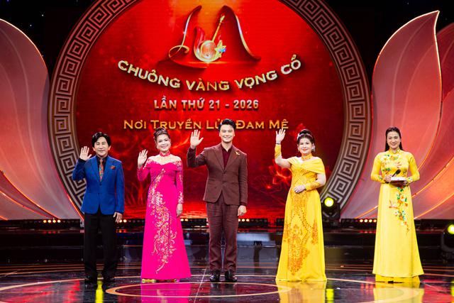 Ch&agrave;ng b&aacute;c sĩ m&ecirc; cải lương v&agrave;o chung kết 'Chu&ocirc;ng v&agrave;ng vọng cổ'- Ảnh 1.