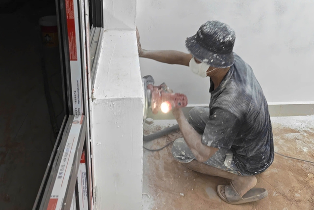 Công nhân không nghỉ lễ, chạy đua hoàn thiện trường nội trú vùng cao Quảng Trị- Ảnh 3.