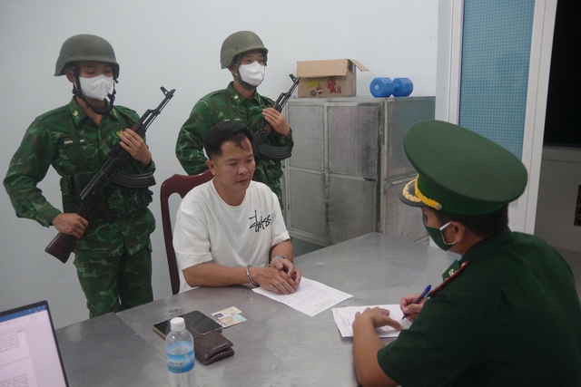 Bắt 9 người trong chuyên án đưa người Trung Quốc xuất cảnh trái phép- Ảnh 1.