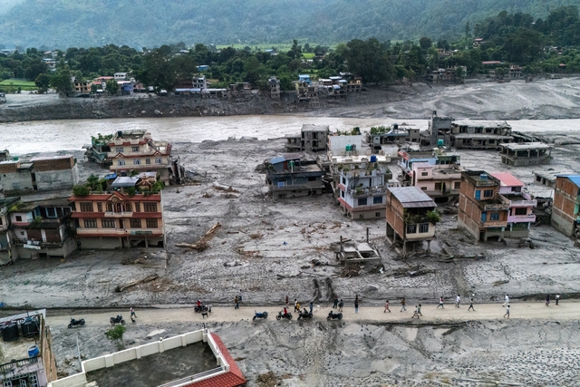 Số người chết do lũ quét tại Nepal gia tăng, Mỹ nâng mức cam kết viện trợ- Ảnh 1.