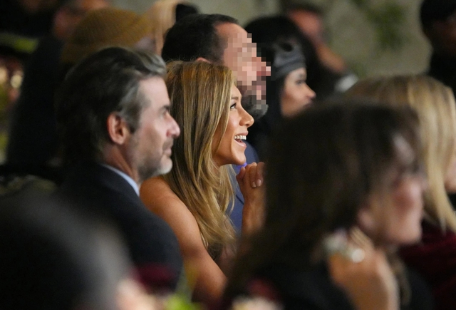 Chuyện tình của Jennifer Aniston và nhà thôi miên sau hơn 1 năm bên nhau - Ảnh 1.