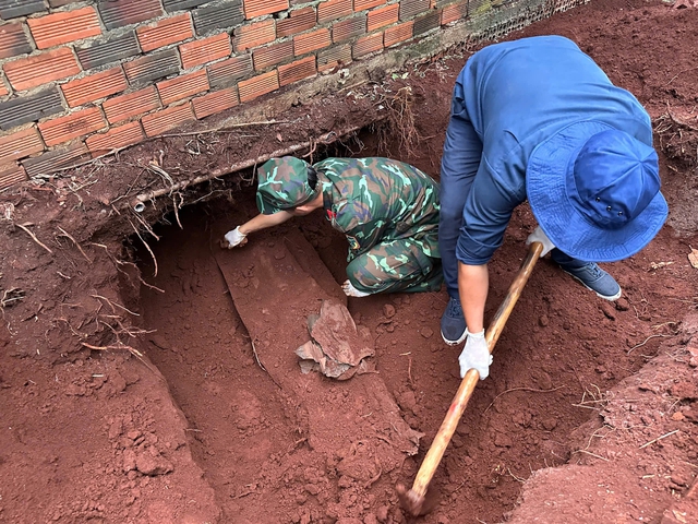 Đồng Nai tìm hài cốt liệt sĩ: 'Cái hàng rào đè lên ngực bác ấy'- Ảnh 1.